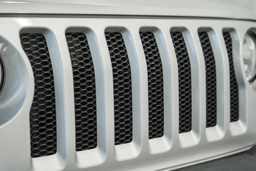 Used 2022 Jeep Wrangler Unlimited Sport AWD/4WD image 11
