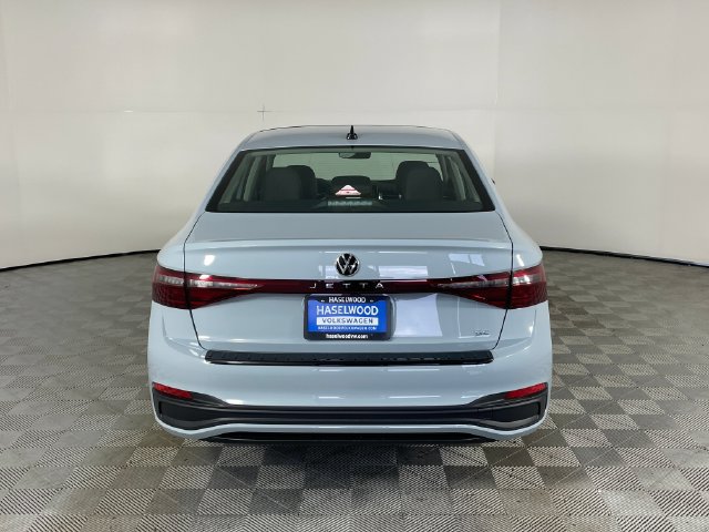New 2027 Volkswagen Jetta SE FWD image 13