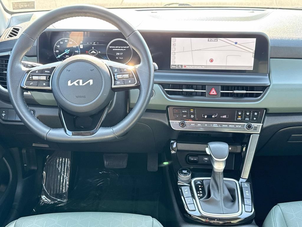 Used 2024 Kia Seltos SX w/ SX Sunroof Package AWD/4WD image 3