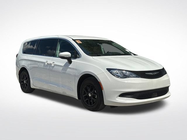 Used 2023 Chrysler Voyager LX FWD image 9