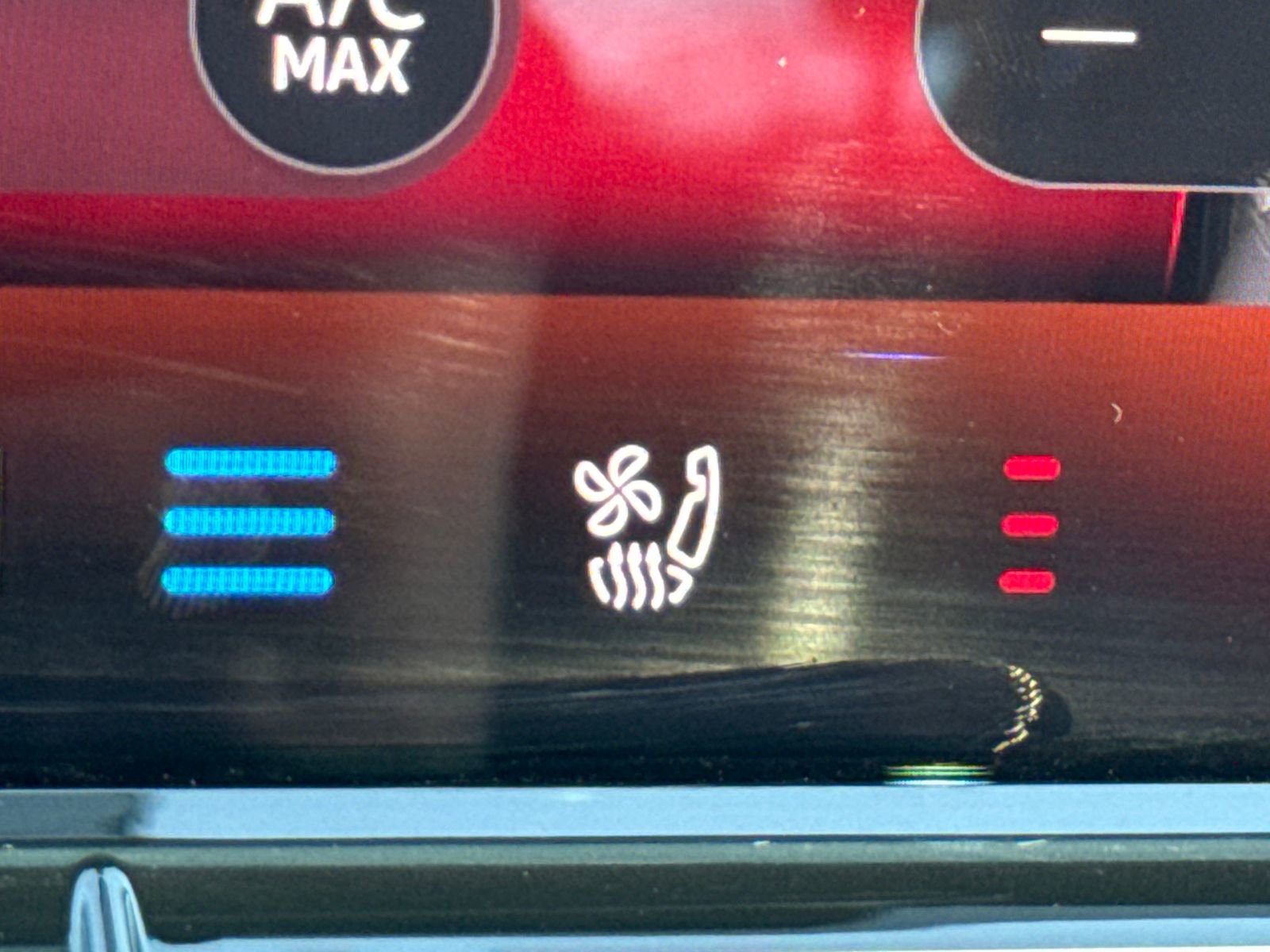 Certified 2025 Volkswagen Tiguan SEL R-Line image 36