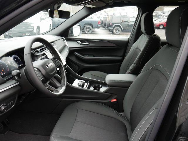 New 2025 Jeep Grand Cherokee Laredo X w/ Luxury Tech Group I image 2