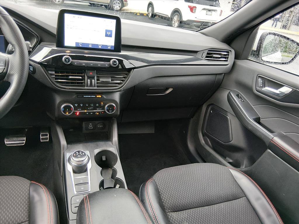 Certified 2024 Ford Escape ST-Line Select AWD/4WD image 12