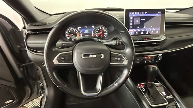 Used 2022 Jeep Compass Latitude w/ Sun and Sound Group AWD/4WD image 14