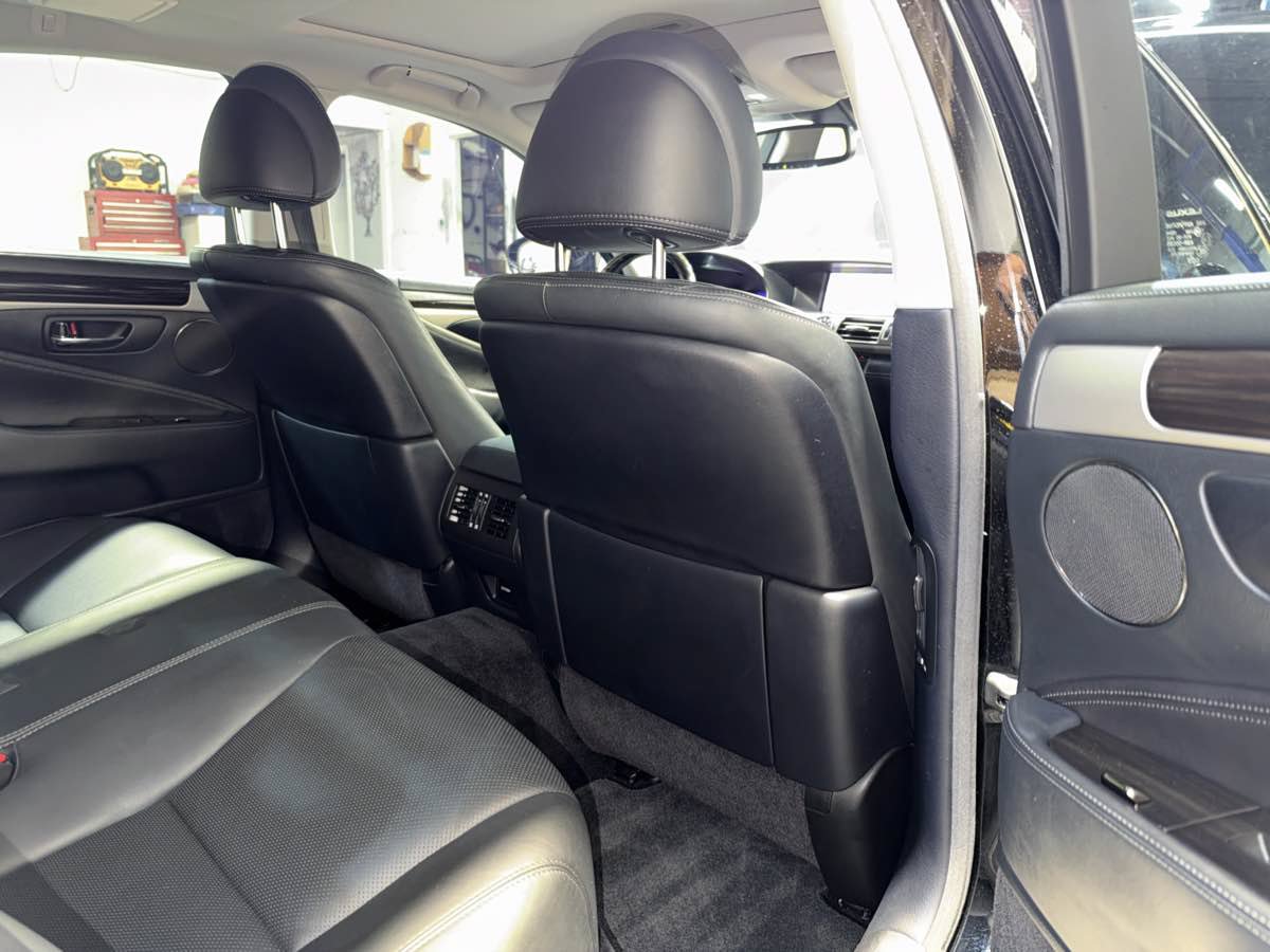 Used 2014 Lexus LS 460 w/ Comfort Package RWD image 24