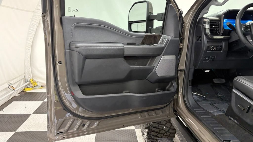 New 2026 Ford F250 Lariat w/ Black Appearance Package AWD/4WD image 13