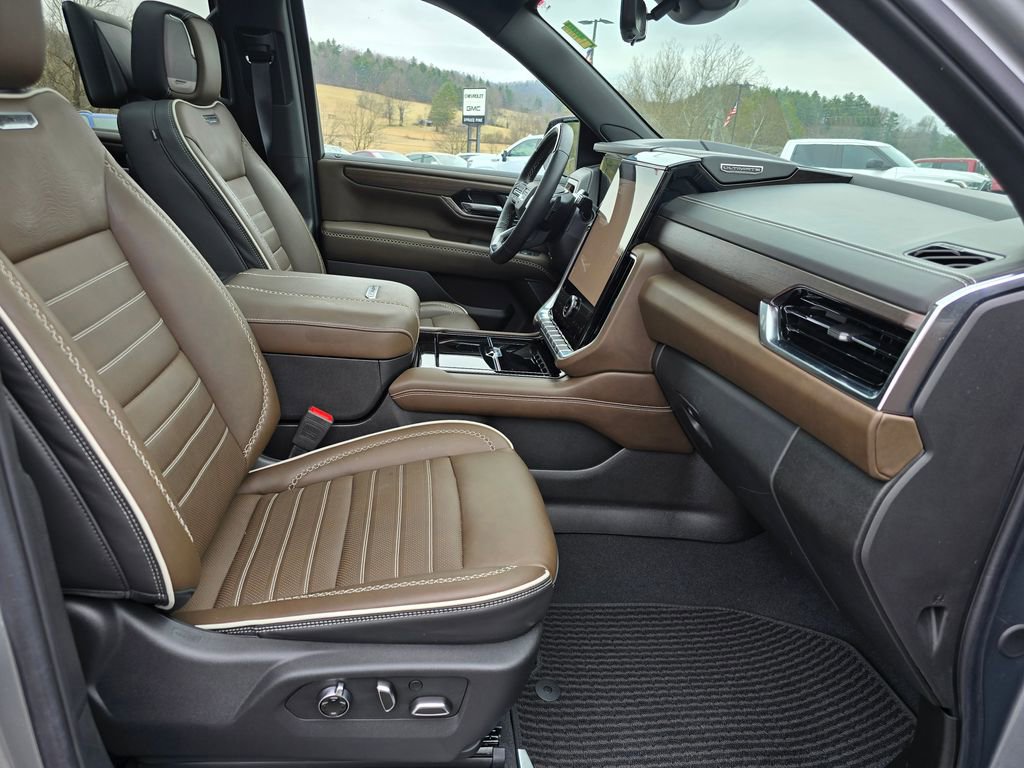 Certified 2025 GMC Yukon Denali Ultimate image 30