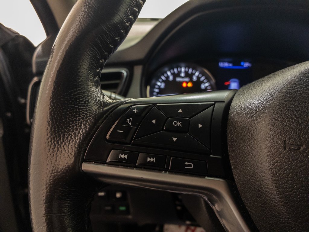 Used 2019 Nissan Rogue SV image 26