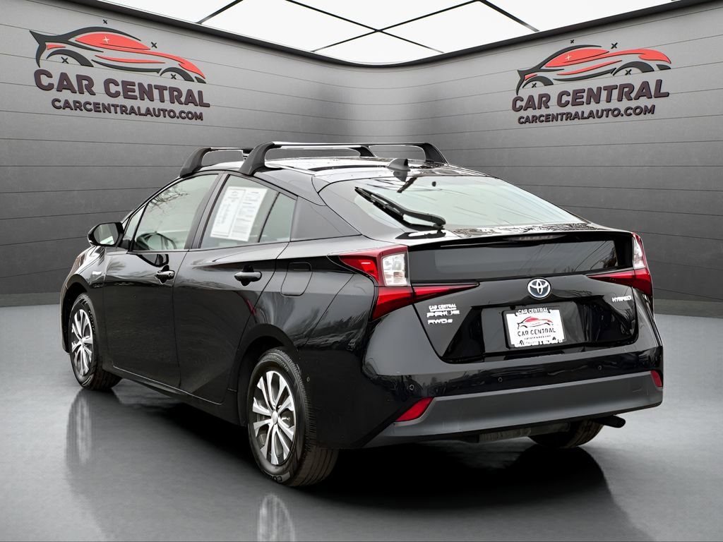 Used 2020 Toyota Prius LE image 4