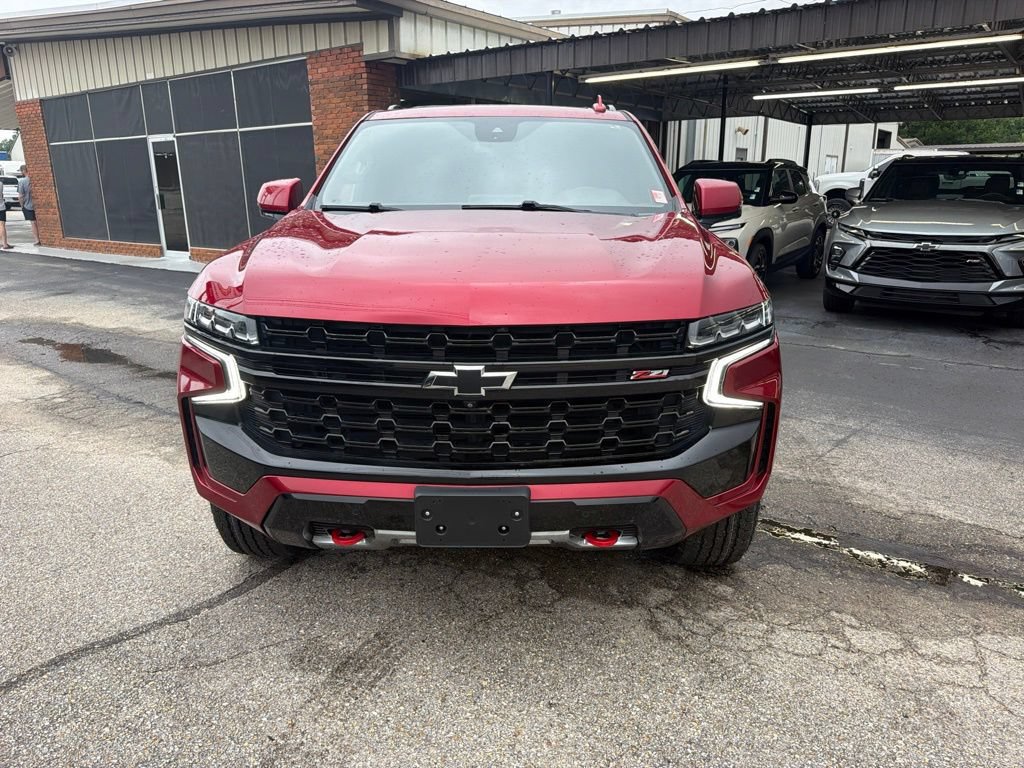 Used 2023 Chevrolet Tahoe Z71 w/ Luxury Package AWD/4WD image 3