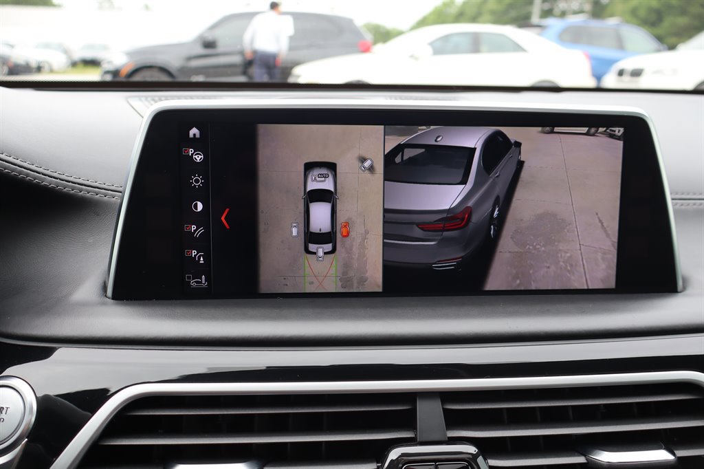 Used 2018 BMW 750i xDrive AWD/4WD image 35