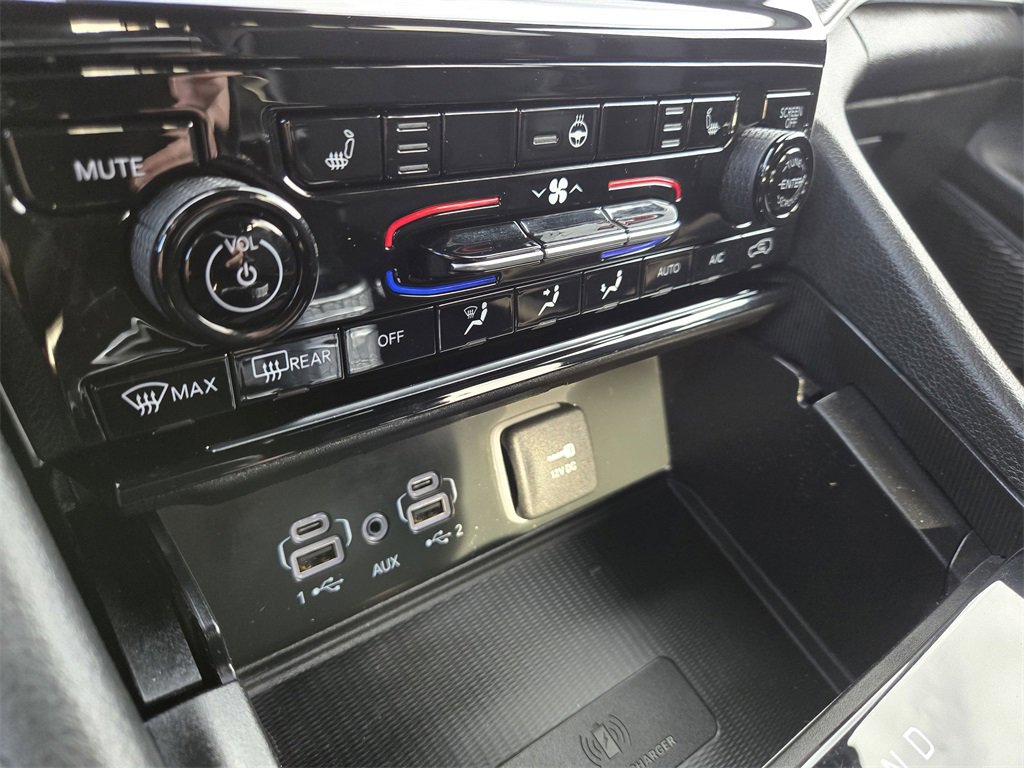 Used 2024 Jeep Grand Cherokee L Altitude image 12