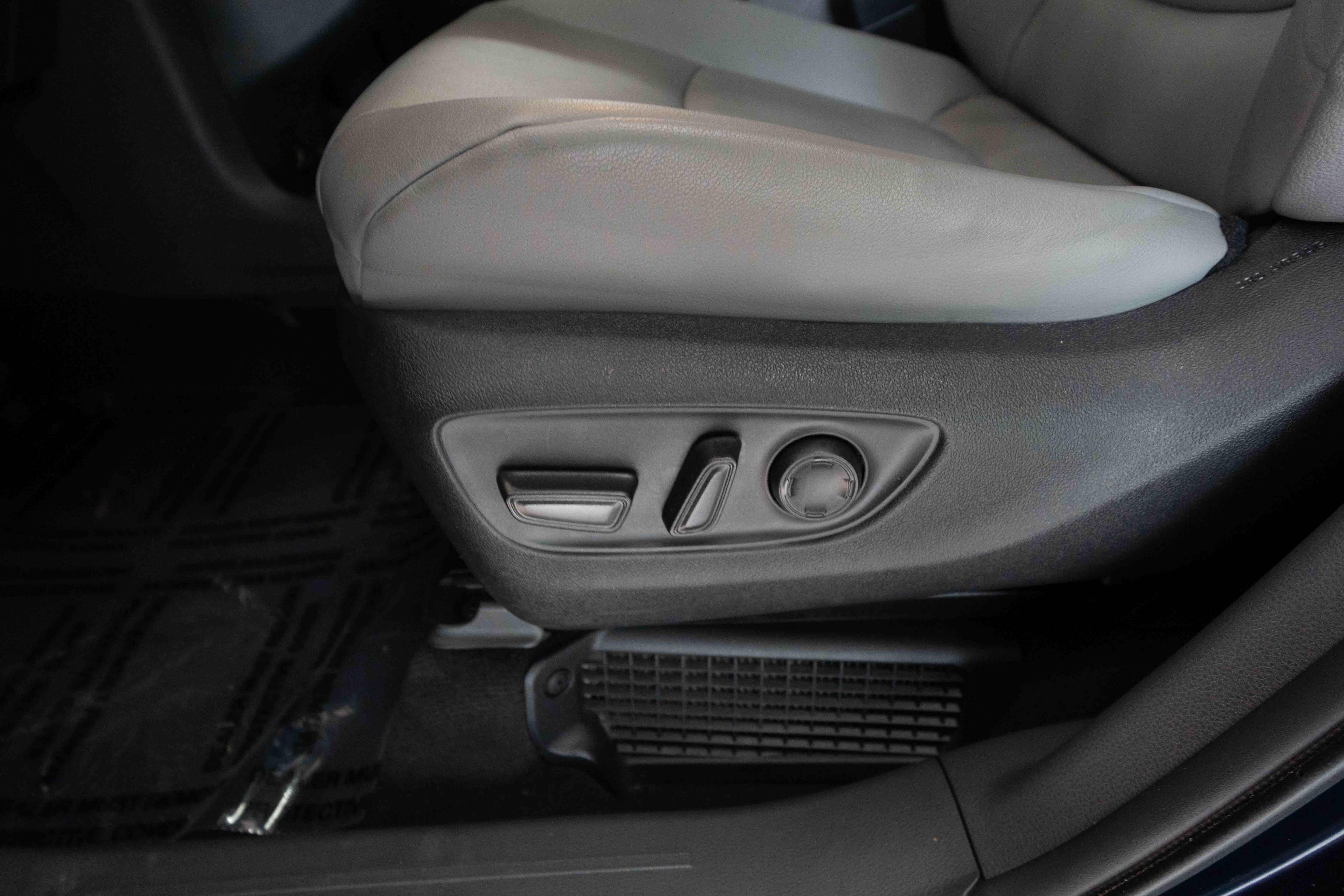 Certified 2023 Toyota Sienna XLE w/ XLE Plus Package AWD/4WD image 12