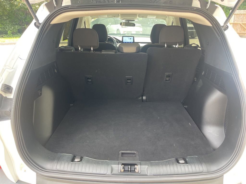 Used 2021 Ford Escape SE image 22