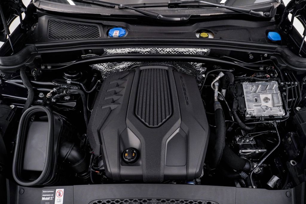 New 2026 Porsche Macan Turbo image 29
