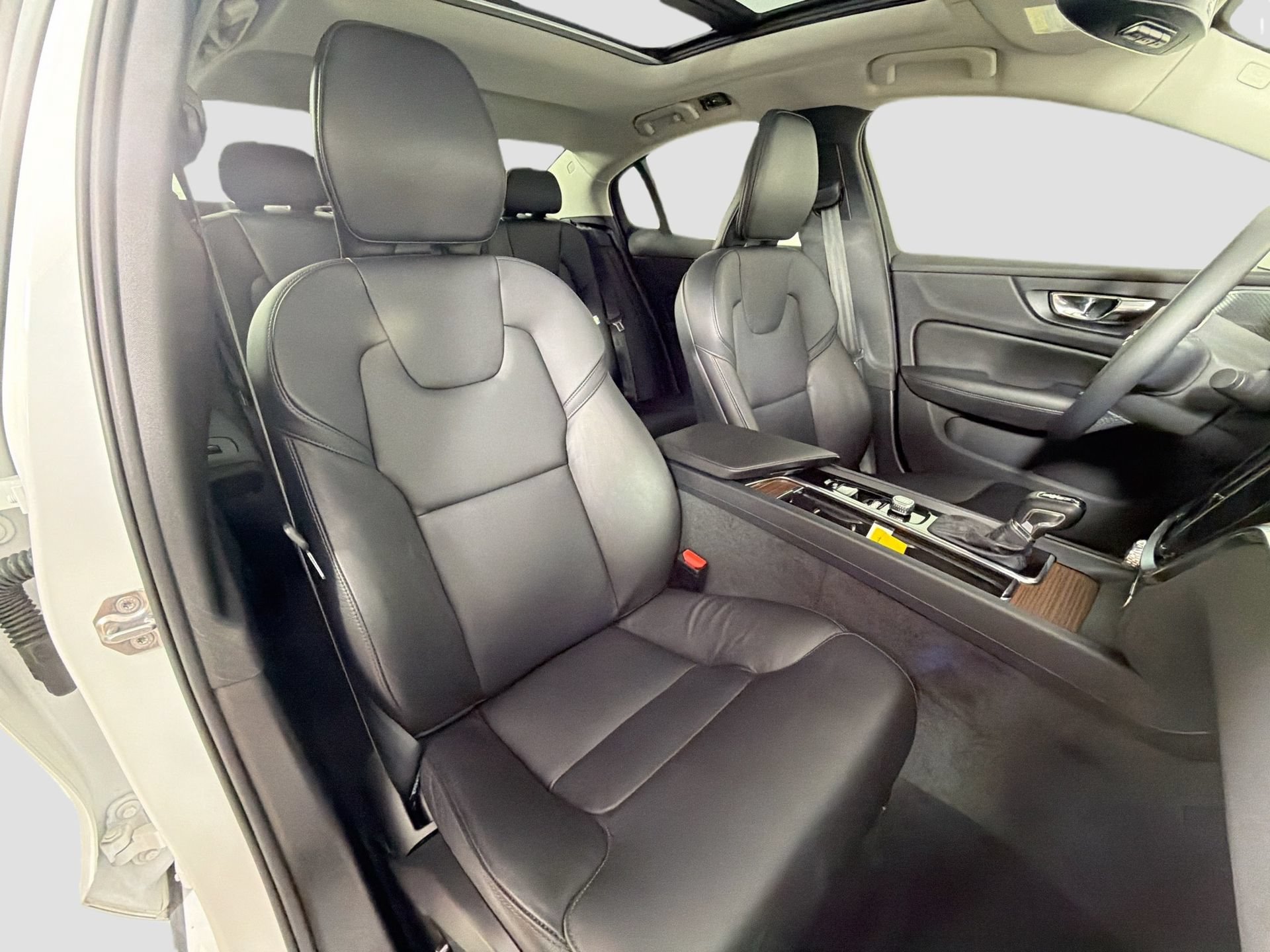 Used 2020 Volvo S60 T5 Momentum FWD image 27