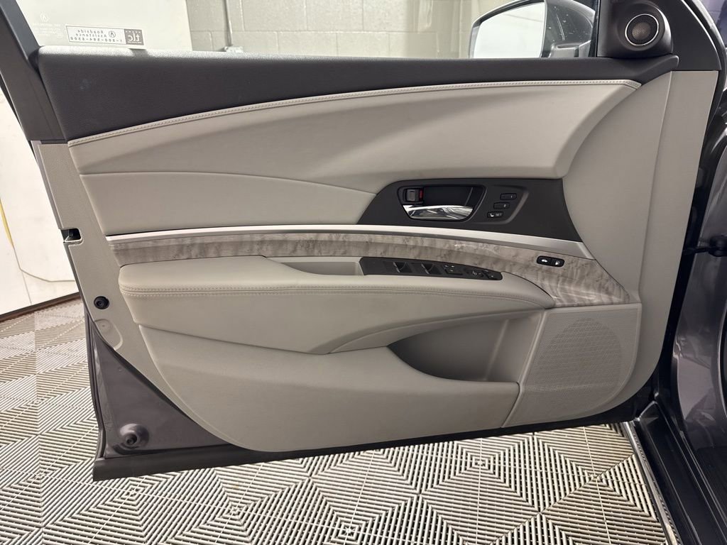 Used 2018 Acura RLX w/ Technology Package FWD image 15