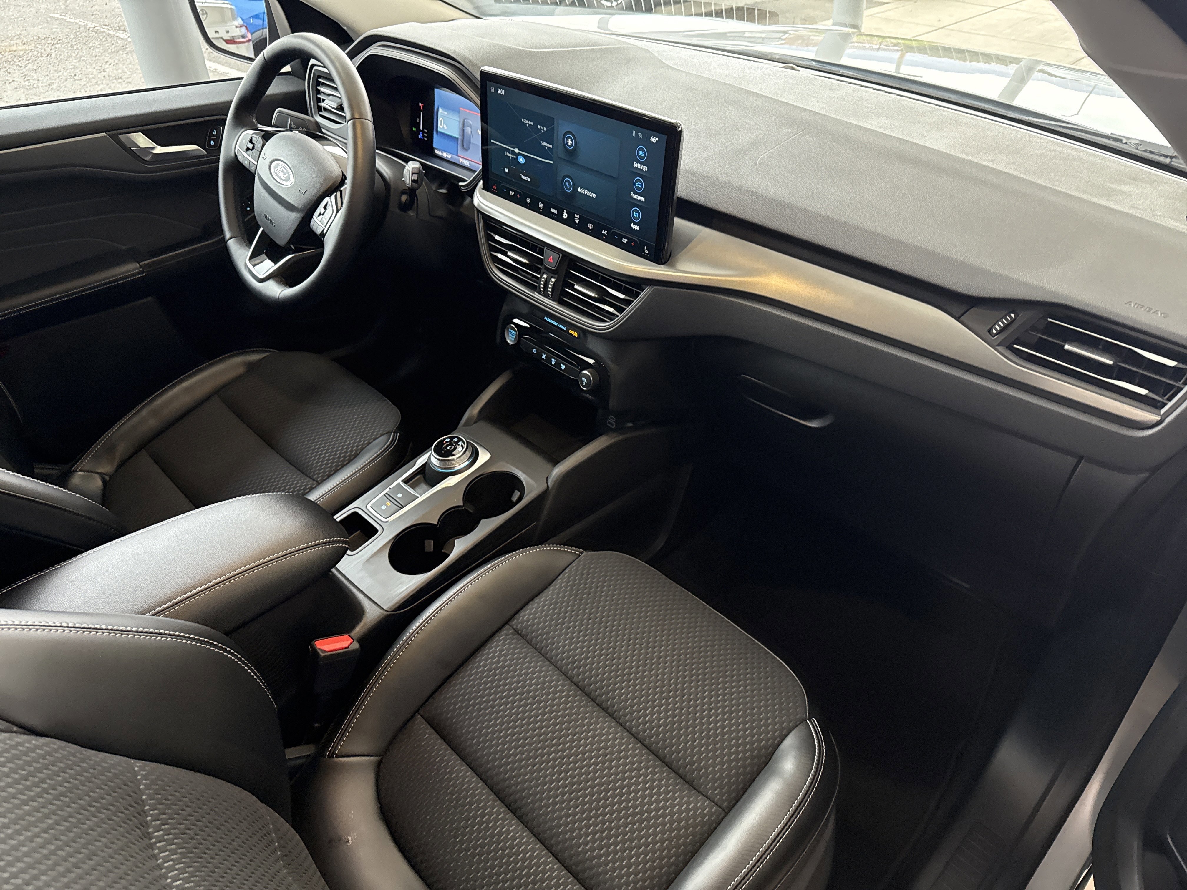 Used 2024 Ford Escape SE image 18