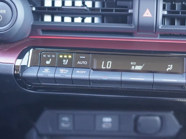 Used 2024 Toyota Prius Prime Premium FWD image 25