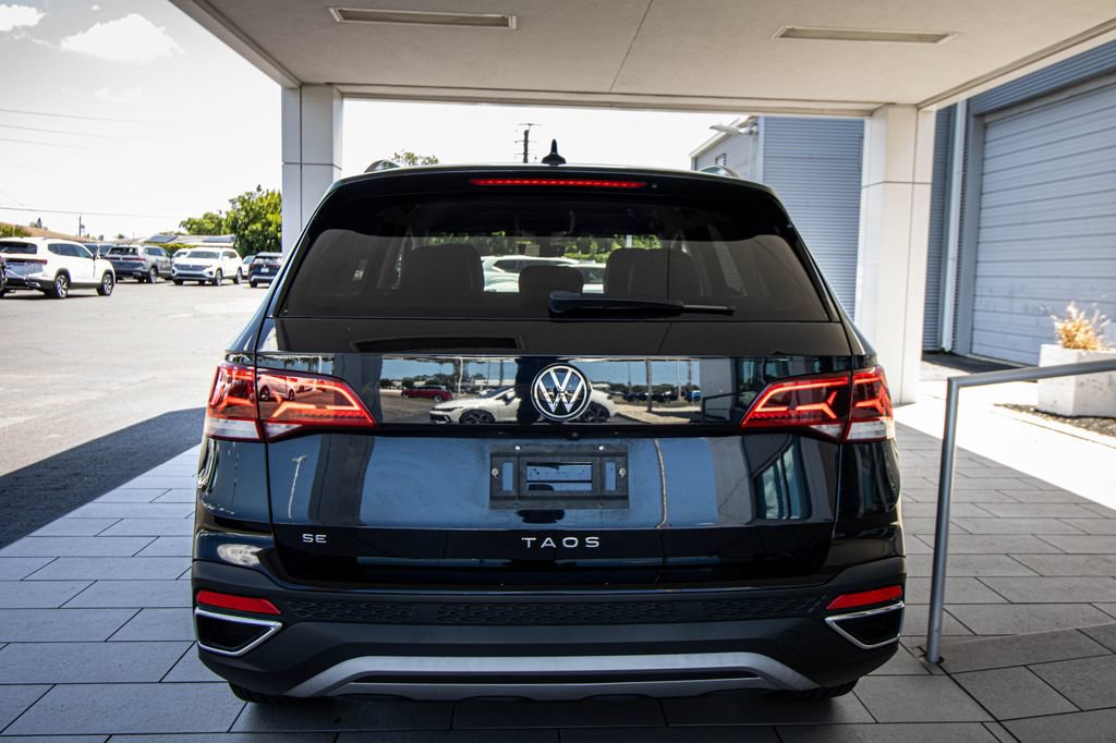 Used 2022 Volkswagen Taos SE FWD image 16