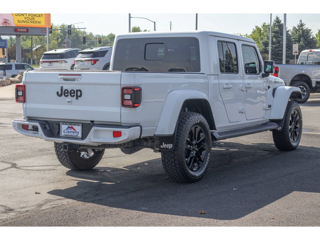 Used 2021 Jeep Gladiator Overland AWD/4WD image 3