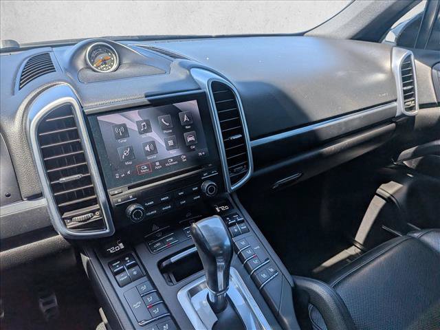 Used 2017 Porsche Cayenne S AWD/4WD image 12