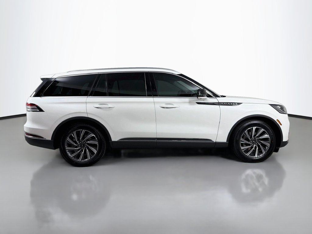 New 2027 Lincoln Aviator 2WD image 4