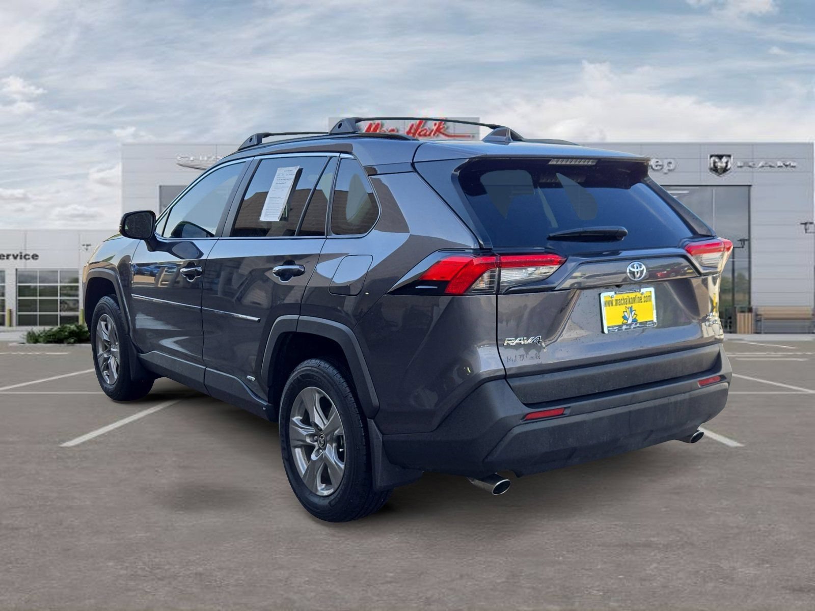 Used 2025 Toyota RAV4 XLE AWD/4WD image 3