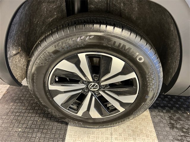 Certified 2024 Volkswagen Atlas SE image 14