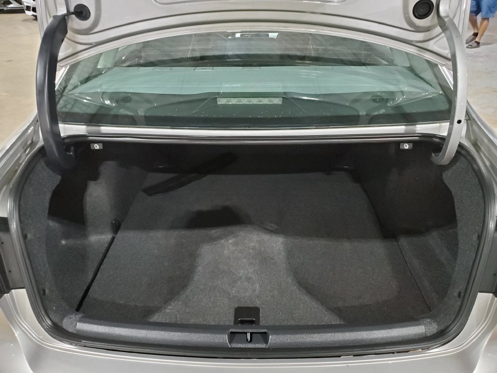 Used 2012 Volkswagen Passat 2.5 SE FWD image 36