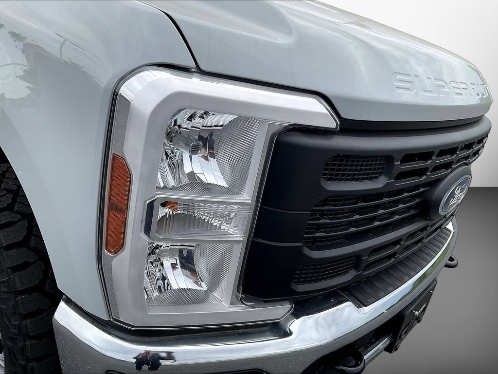 New 2026 Ford F350 XL w/ XL Off-Road Package AWD/4WD image 33