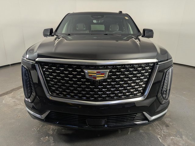 Used 2025 Cadillac Escalade Premium Luxury w/ Touring Package image 3
