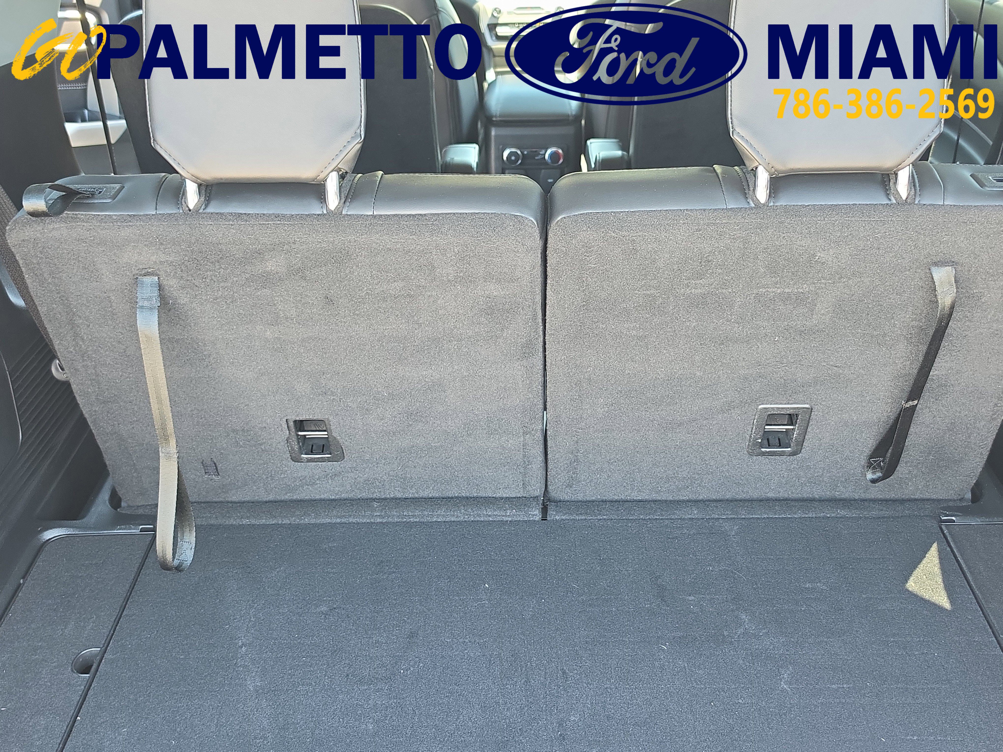 Used 2022 Ford Explorer XLT w/ Equipment Group 202A RWD image 10
