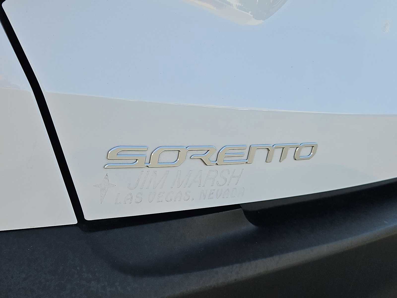 Used 2023 Kia Sorento LX image 12