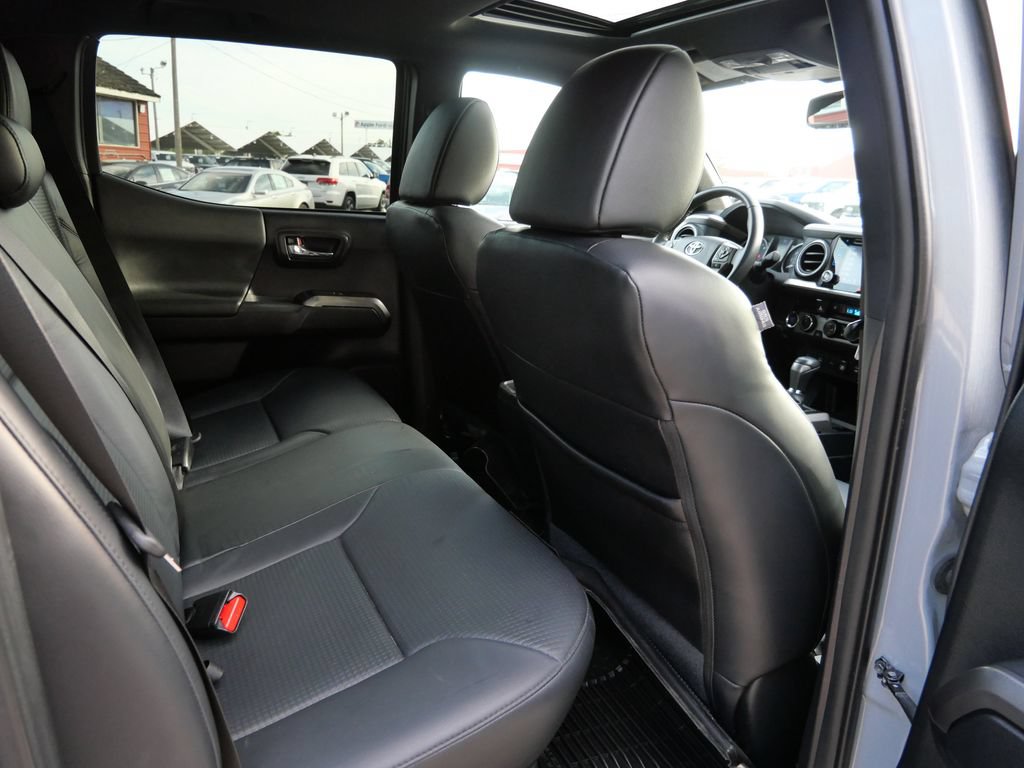 Used 2018 Toyota Tacoma Limited AWD/4WD image 13