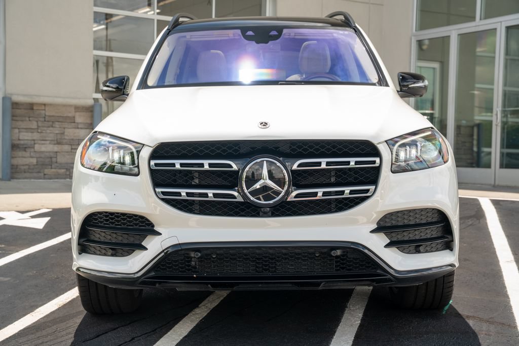 Used 2023 Mercedes-Benz GLS 580 4MATIC image 4