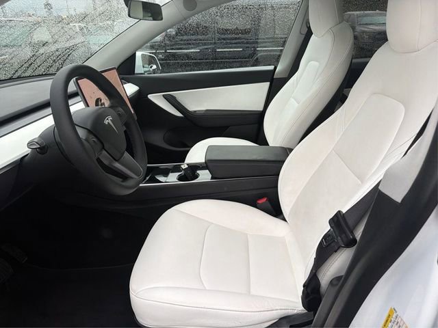 Used 2020 Tesla Model Y Long Range image 9