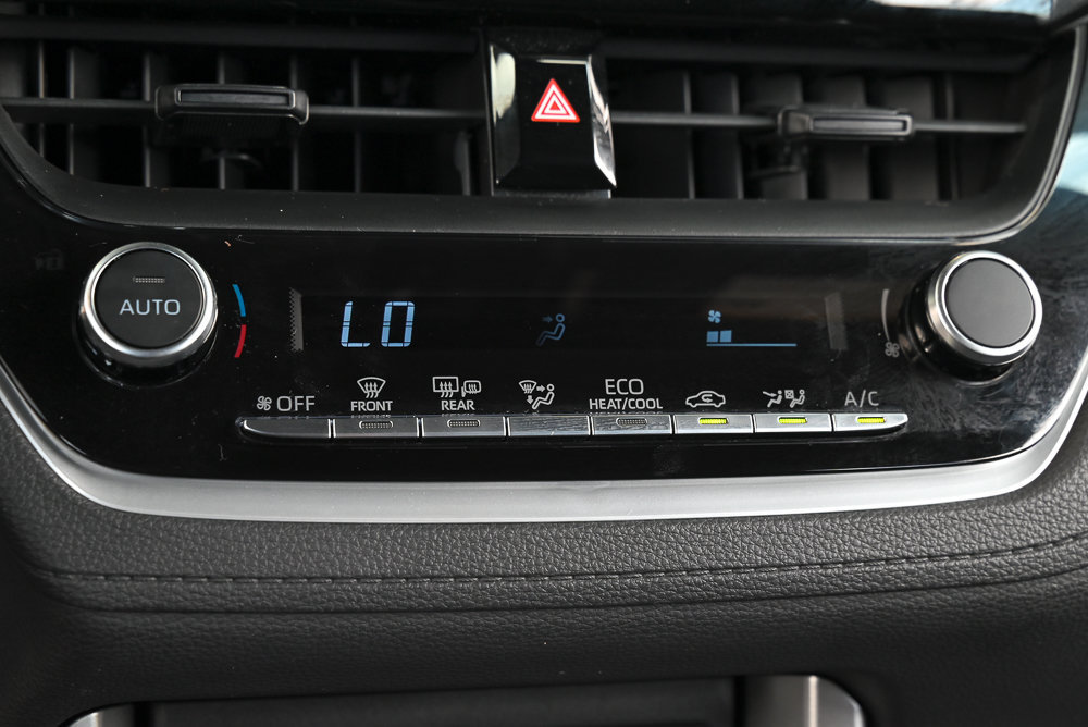 Used 2023 Toyota Corolla Cross AWD Hybrid image 26