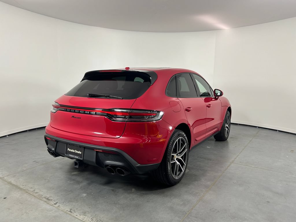 Certified 2025 Porsche Macan AWD/4WD image 7
