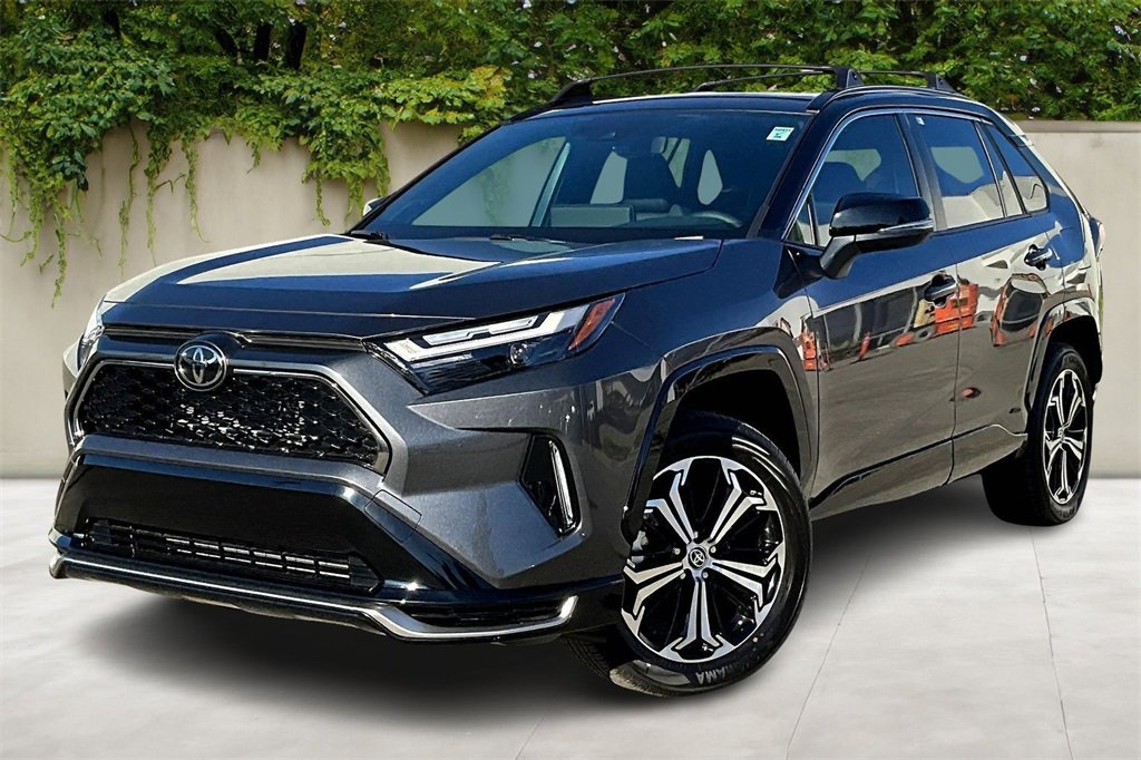 Certified 2025 Toyota RAV4 XSE image 3