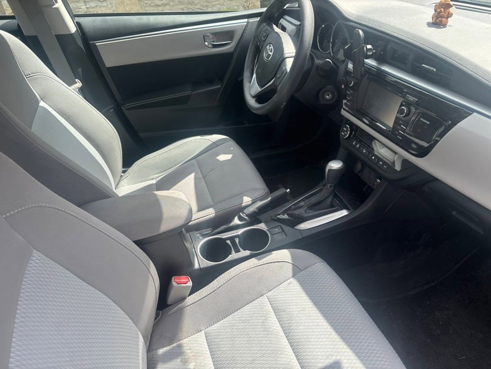 Used 2016 Toyota Corolla LE FWD image 10