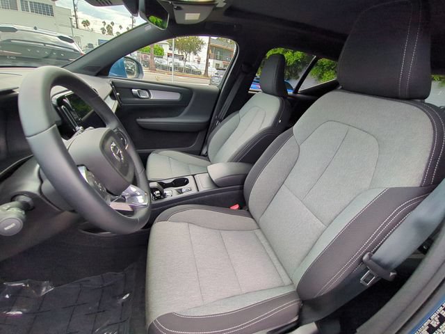 Used 2024 Volvo XC40 B5 Core AWD/4WD image 13