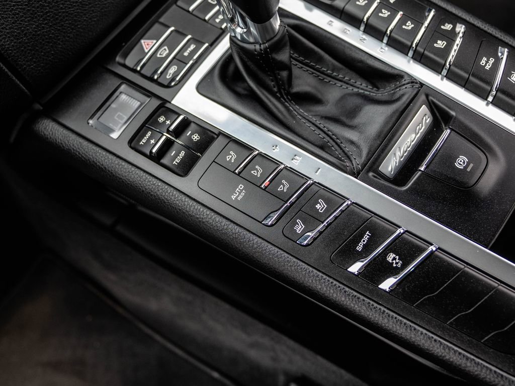 Used 2017 Porsche Macan S AWD/4WD image 28