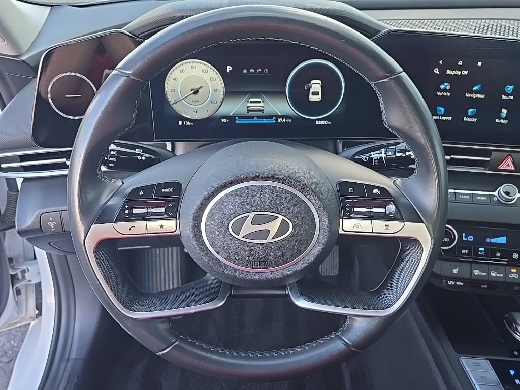 Used 2025 Hyundai Elantra Limited FWD image 27
