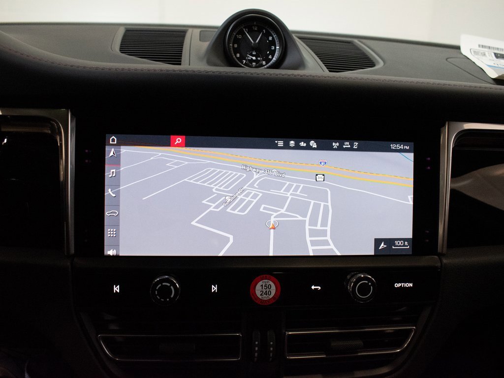 New 2026 Porsche Macan image 28