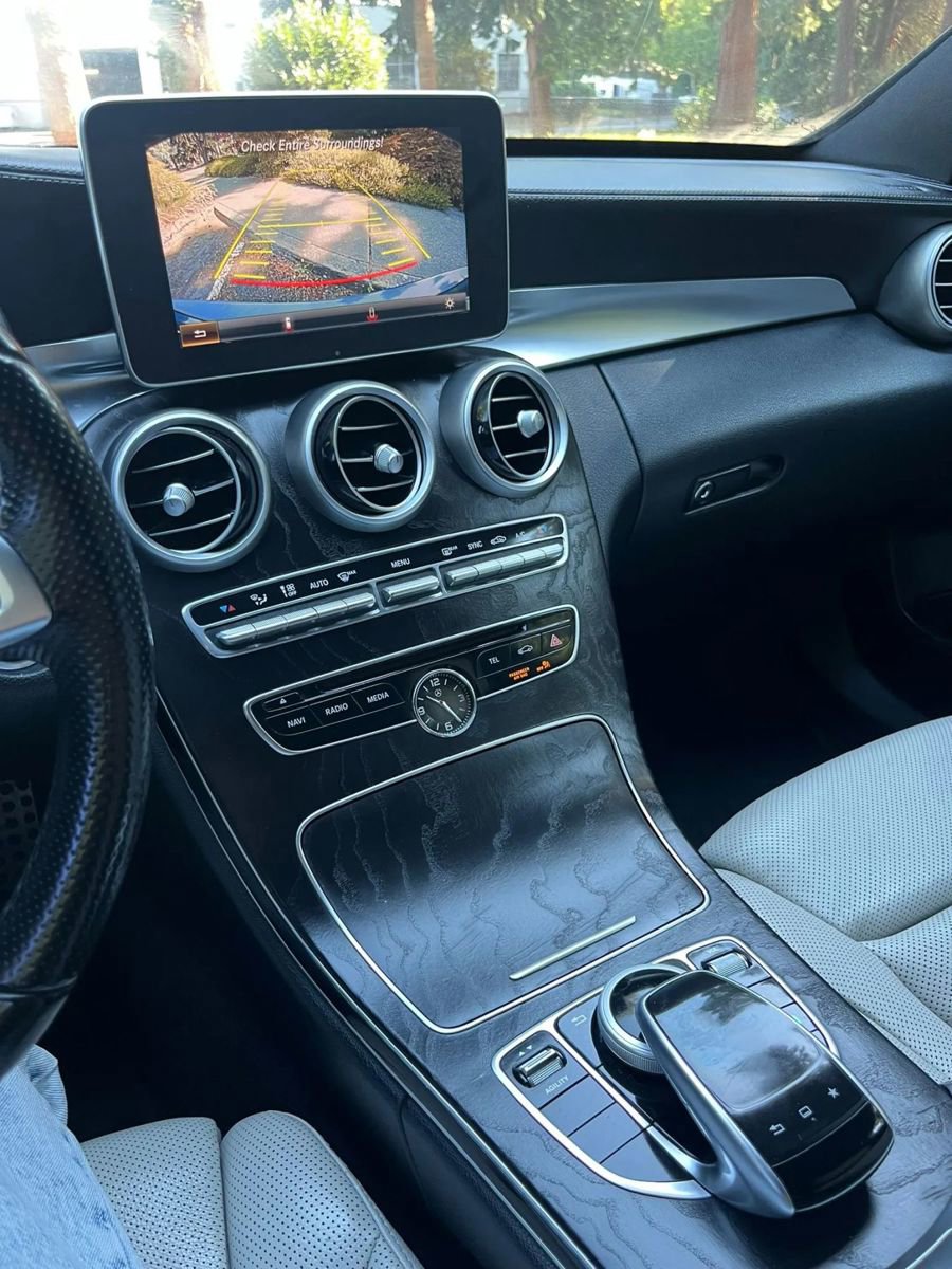 Used 2015 Mercedes-Benz C 400 4MATIC image 12