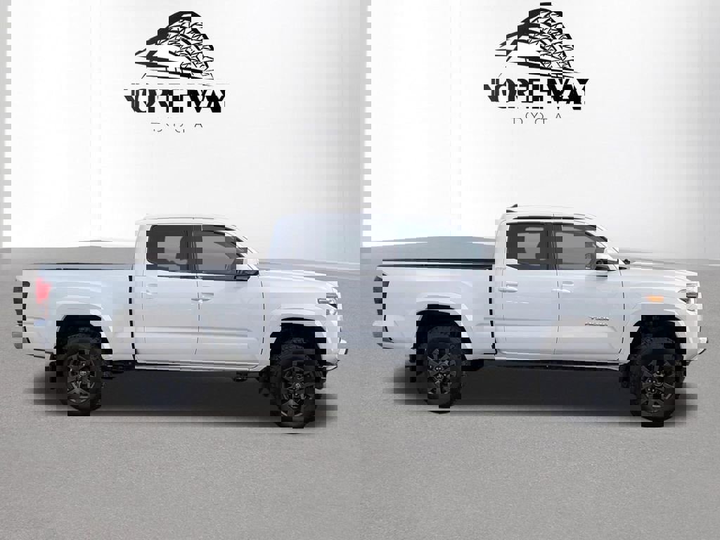 Used 2020 Toyota Tacoma SR5 image 3