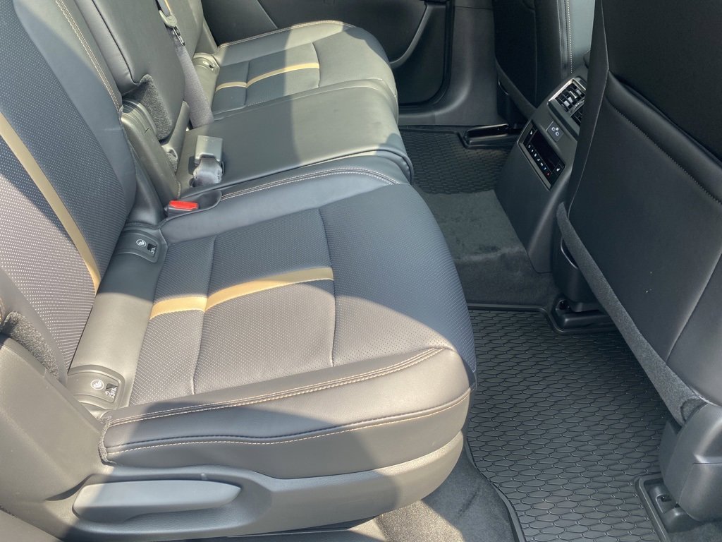 New 2025 MAZDA CX-70 Plug-In Hybrid w/ Premium Plus image 11