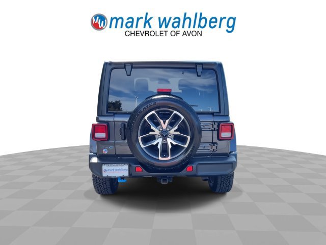 Used 2024 Jeep Wrangler Unlimited w/ Convenience Group AWD/4WD image 7