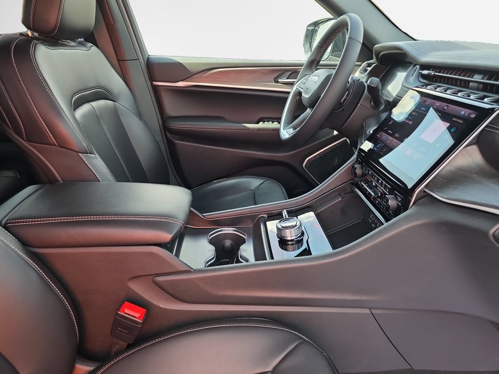 New 2025 Jeep Grand Cherokee Limited w/ Luxury Tech Group II AWD/4WD image 26
